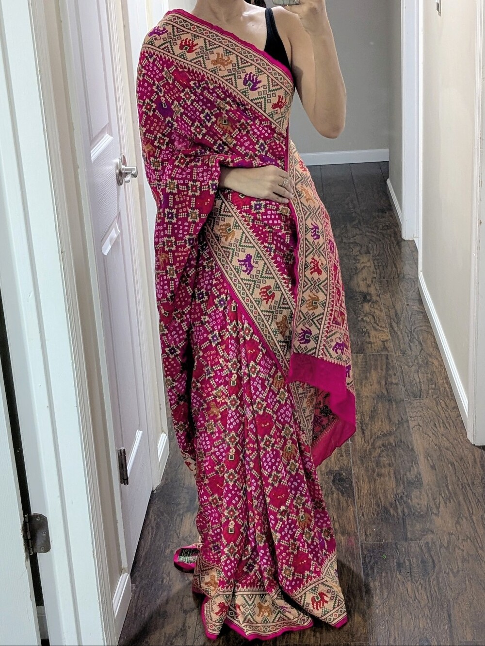 Beautiful pink bandhani saree- like new!
